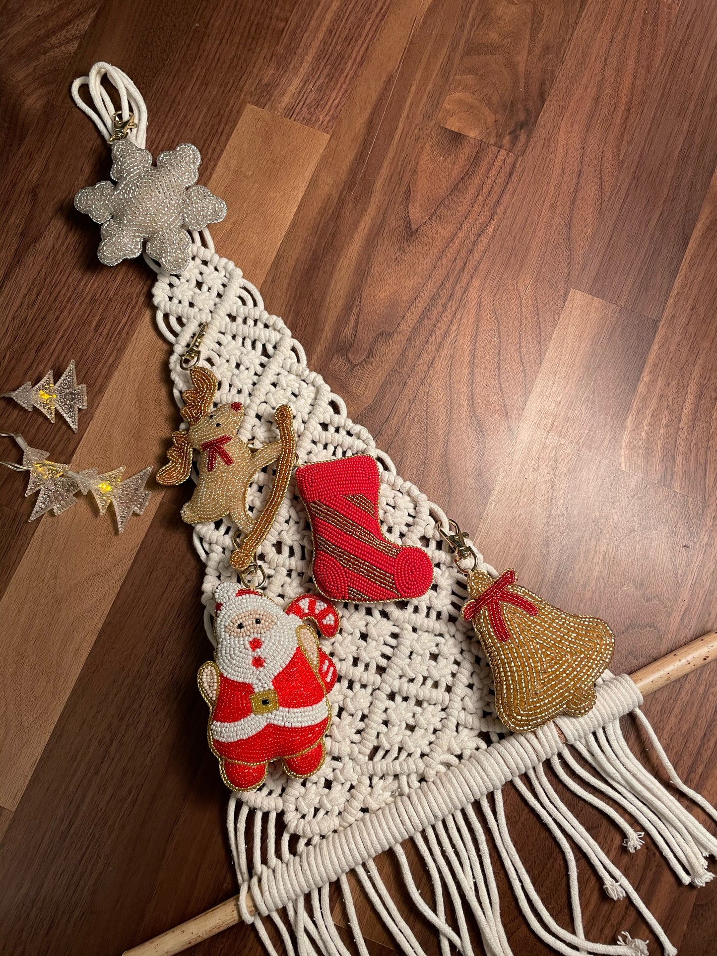 Fitoori Banjaaran's Macrame Christmas Tree Wall Hanging