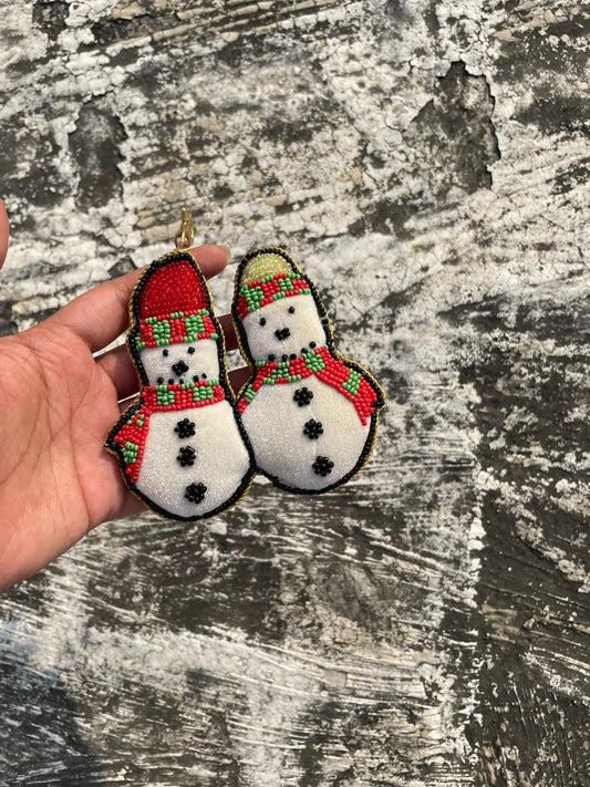 Fitoori Banjaaran's Handcrfted Snowmen Couple